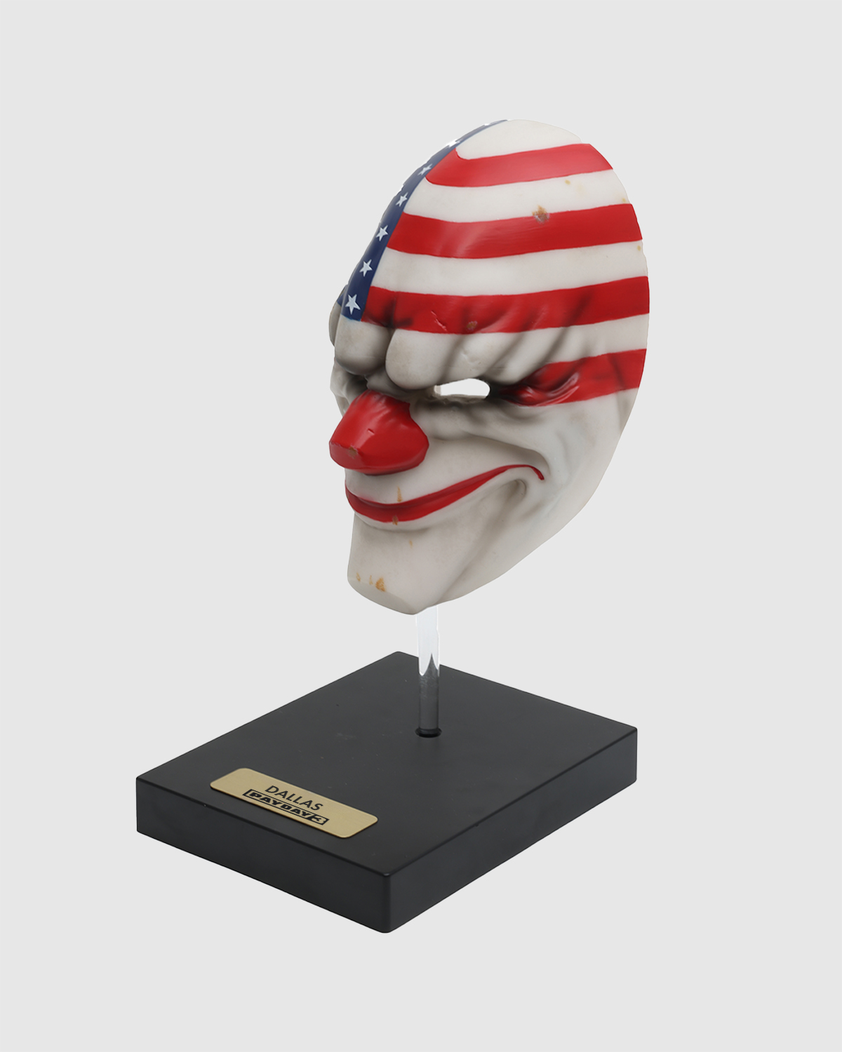 Limited Edition 1:2 scale Desktop Replica "Dallas Mask"
