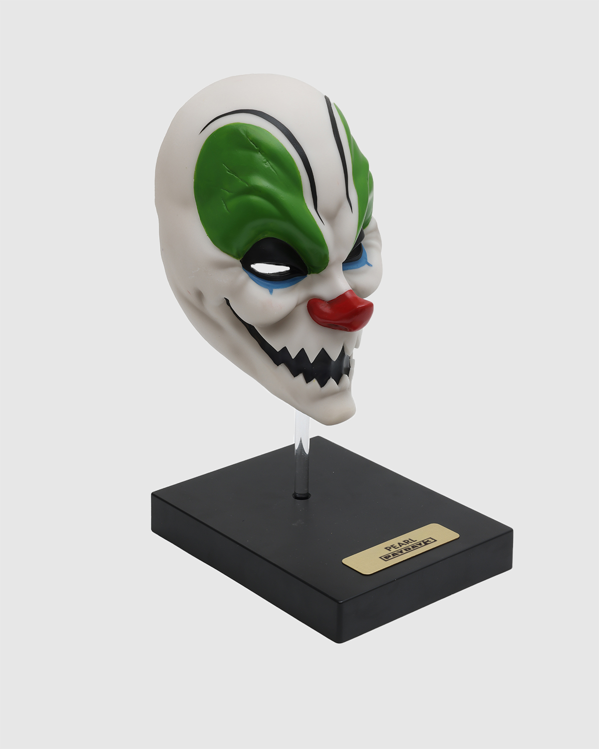 Limited Edition 1:2 scale Desktop Replica "Pearl Mask"